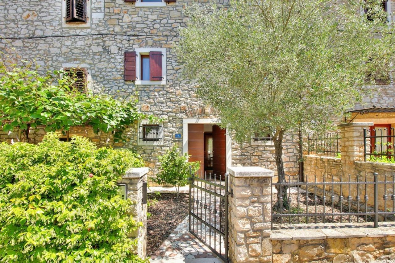Villa Anthony With 3 Bedroom And Private Pool Near Umag Materada Exteriér fotografie